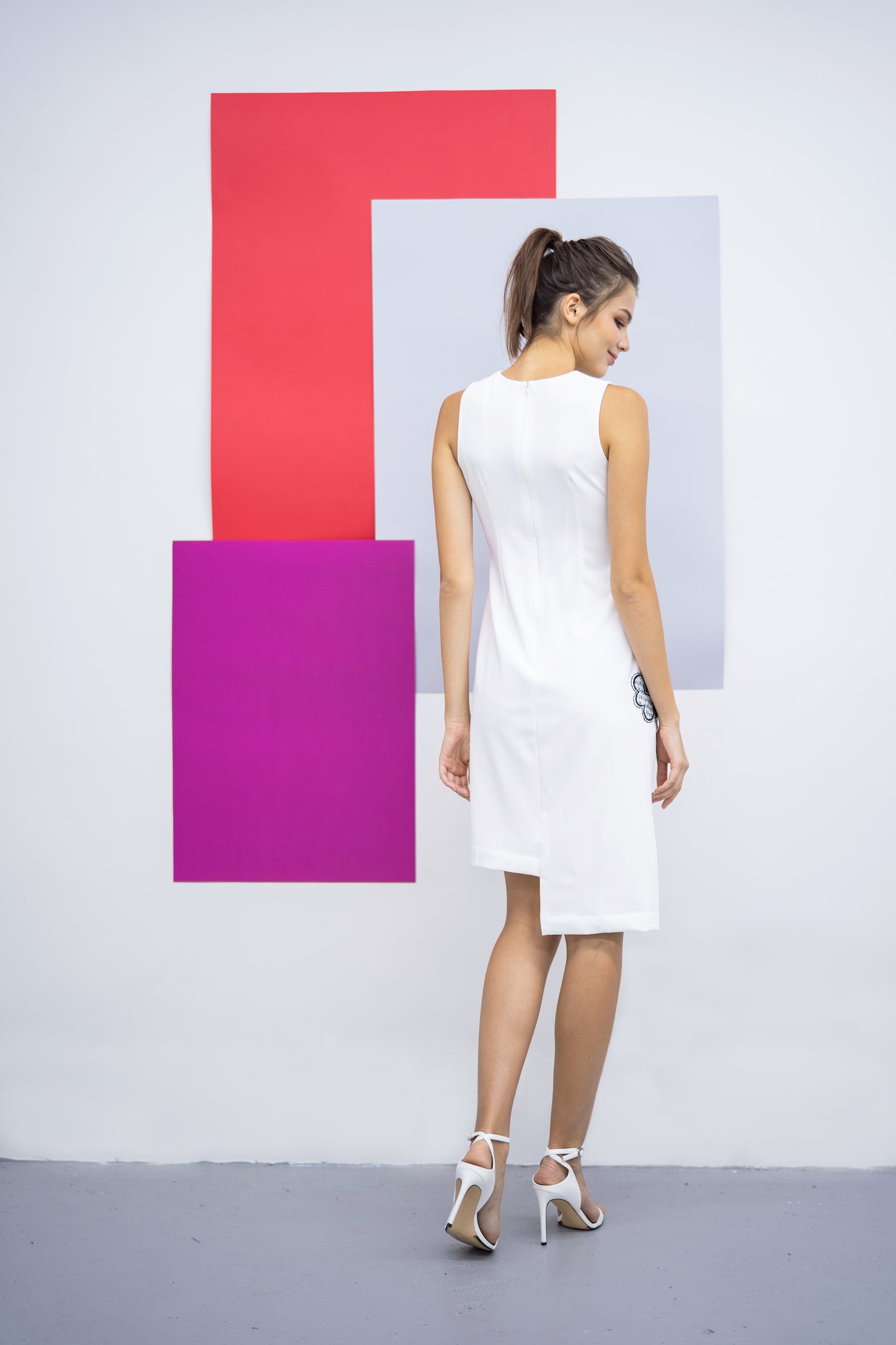 Avery straight cut crepe dress- white with blue appliqué