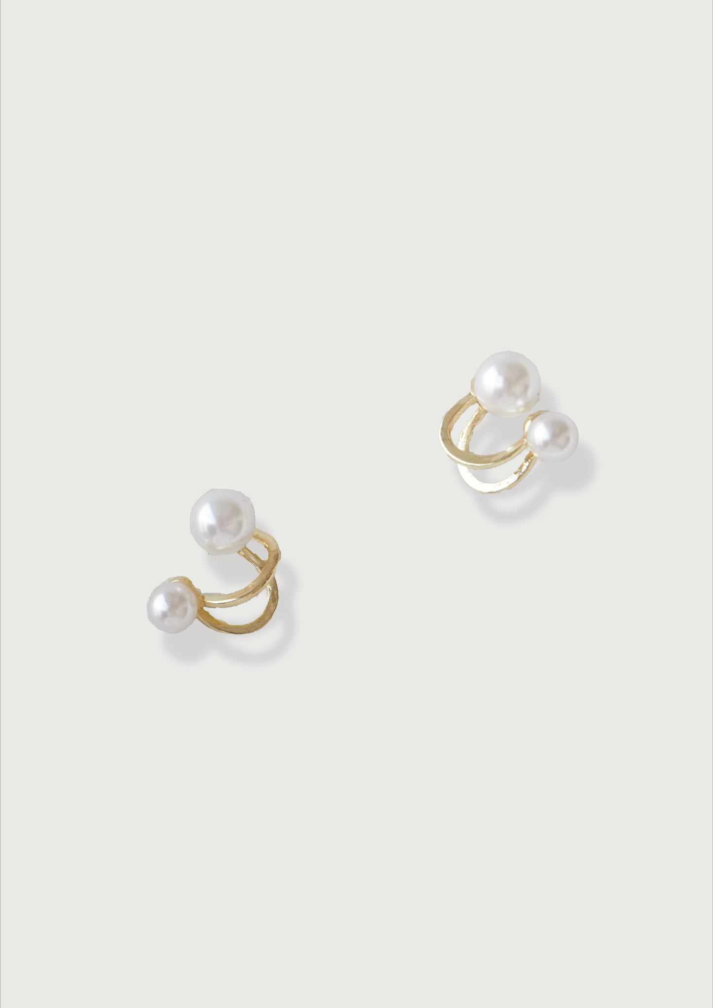 Double White Pearly Earring